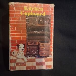 Vintage Diecast Old Fashioned Kitchen Cupboard Pencil Sharpener